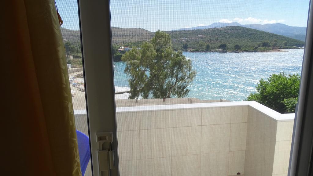 Modern Sea View Apartment Ксамил Екстериор снимка