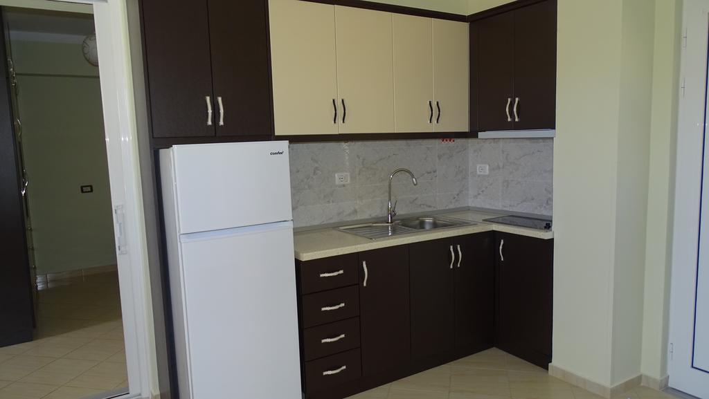 Modern Sea View Apartment Ксамил Екстериор снимка